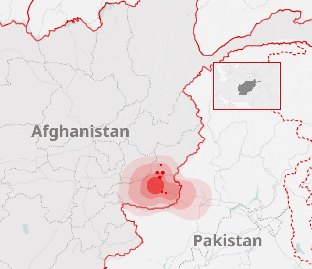 Kart som viser hvor  på grensen mellom Pakistan og Afghanistan jordskjelvet skjedde.
