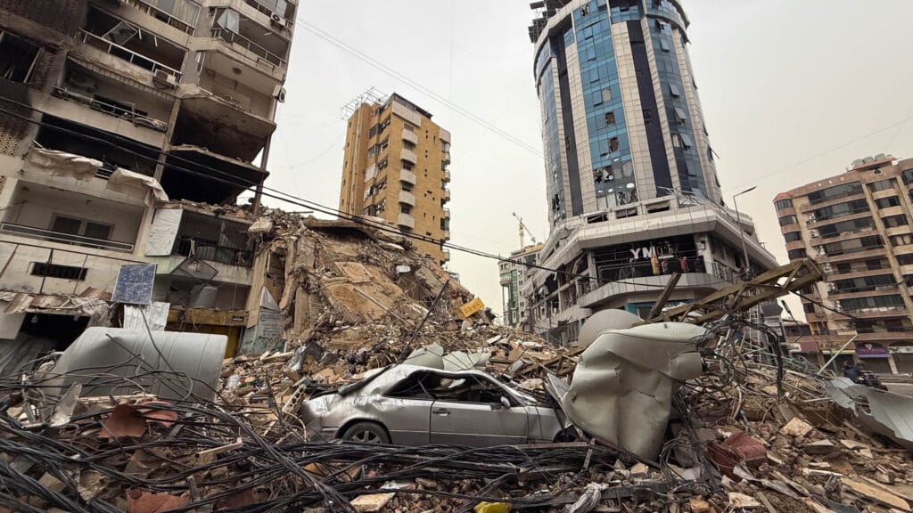 Boligblokker ødelagt i Dahye-nabolaget, sør i Beirut.